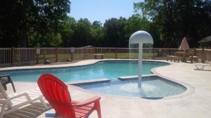 Whispering Creek Lodging & Rv Resort Newton Exterior foto