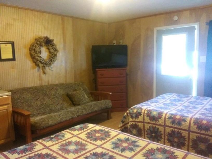 Whispering Creek Lodging & Rv Resort Newton Exterior foto