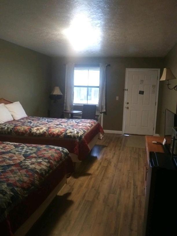 Whispering Creek Lodging & Rv Resort Newton Exterior foto