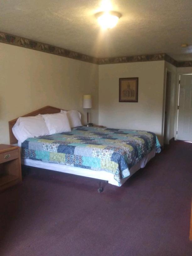 Whispering Creek Lodging & Rv Resort Newton Exterior foto