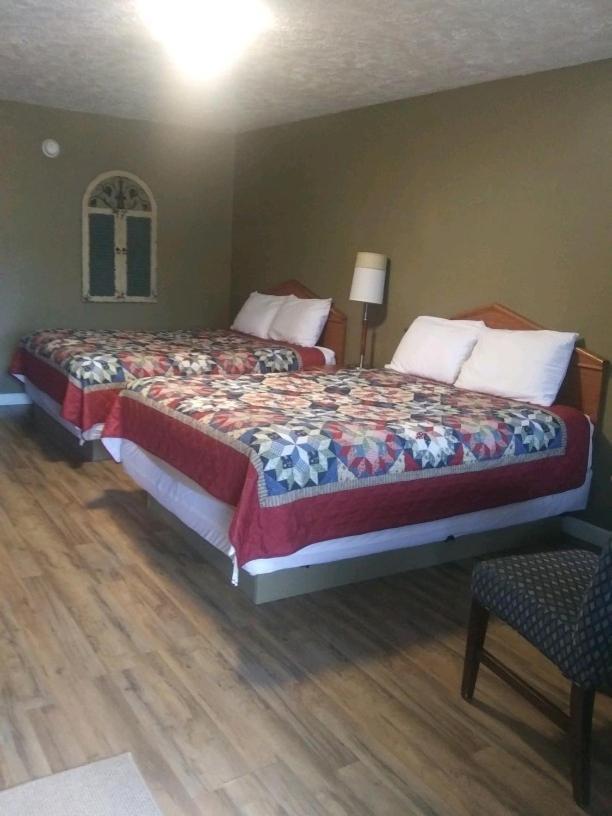 Whispering Creek Lodging & Rv Resort Newton Exterior foto